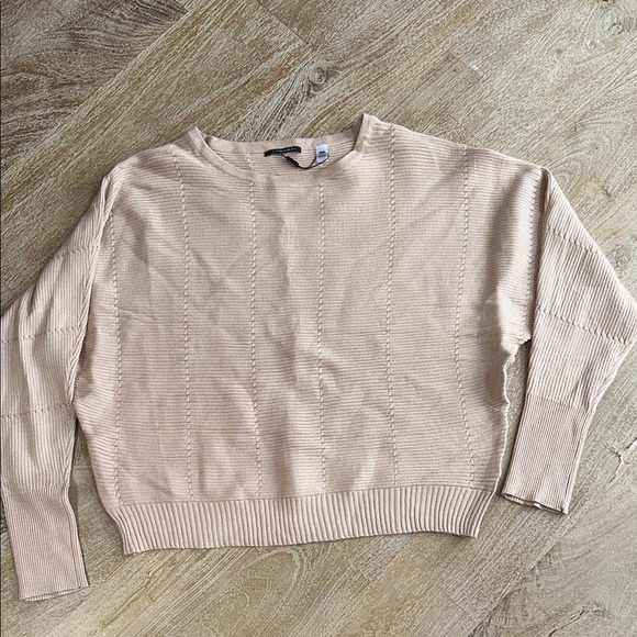 NWOT T Tahari Women's Beige Sweater - Picture 1 of 7
